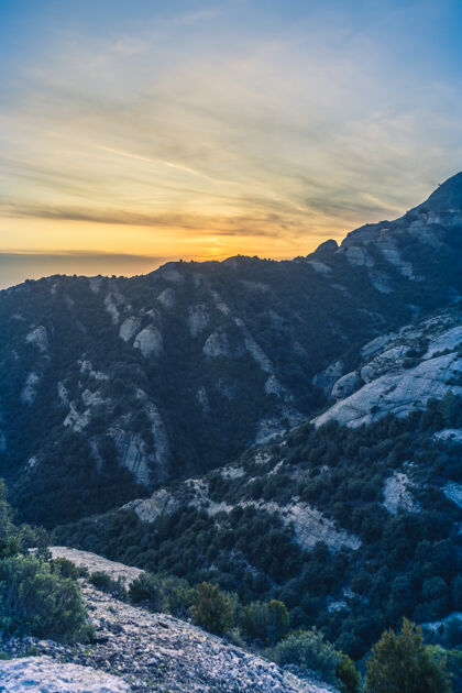 自然蒙塞拉特山日落景色在加泰罗尼亚 西班牙风景加泰罗尼亚风景
