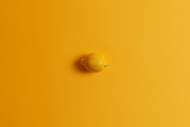 形状新鲜多汁的黄色柠檬 同一颜色 有背景热带柑橘类水果单色照片维生素来源柠檬水的原料健康食品 饮食理念酸味开销完美