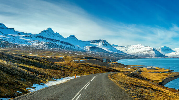 旅行冬天的路很长很直风景直道单行道
