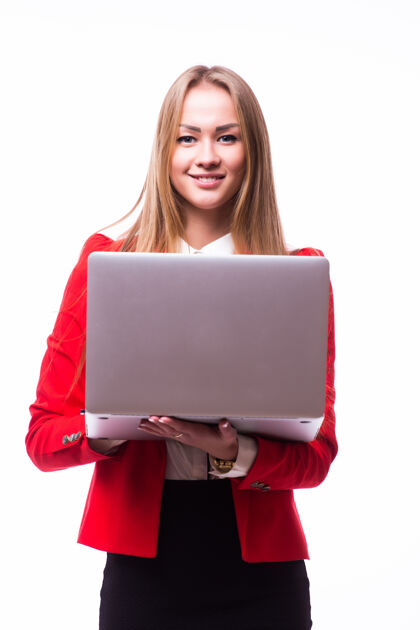 公司成功的女商人正站在孤零零的白墙上女商人女人笔记本电脑