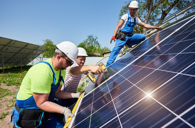 环保独立太阳能电池板系统安装 可再生绿色能源装配生态手