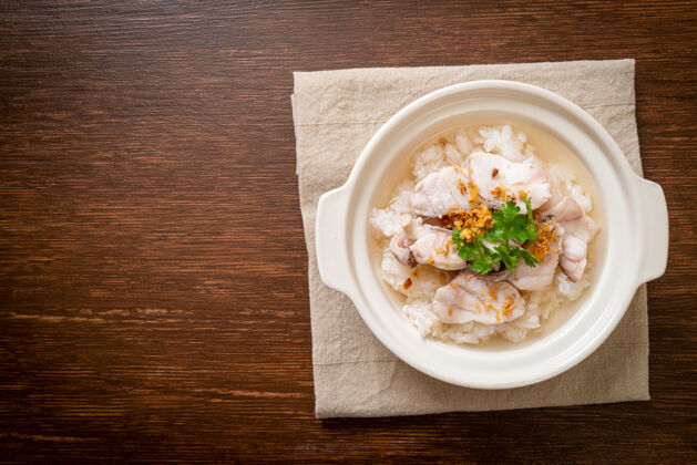 汤粥或煮鱼缸米汤文化早上新鲜