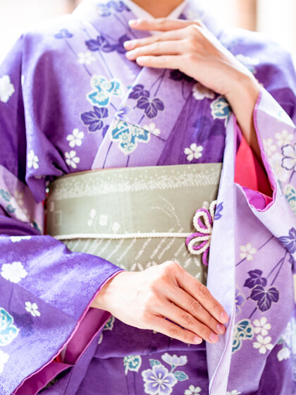 女性和服女人\/和服是日本的传统服装服装日本漂亮