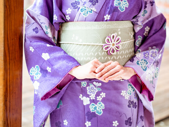 节日和服女人\/和服是日本的传统服装女人日本古代