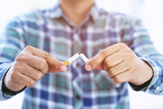 危险拒绝吸烟的人戒烟与健康的观念生活方式或禁烟运动理念戒烟拒绝上瘾