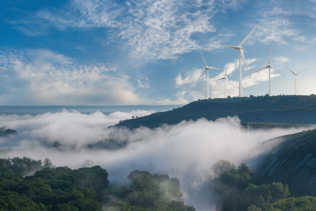 生态山上有风力涡轮机 可再生生态能源 电动风车的工业景观景观风车工业