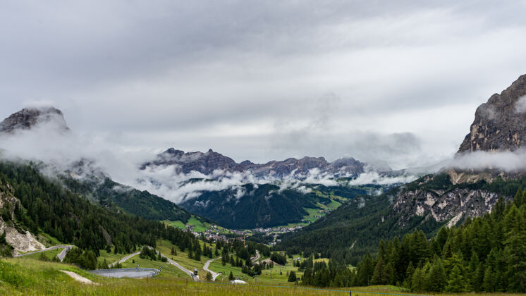 阿尔卑斯山阿尔卑斯山的山景 意大利巴迪亚的科瓦拉意大利山峰户外