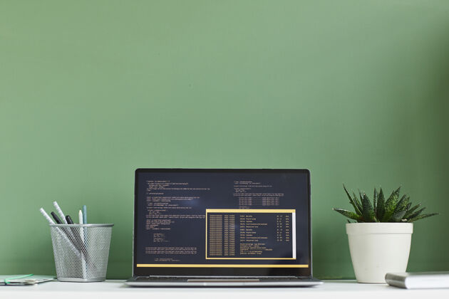 职业办公室工作场所屏幕上的笔记本电脑和软件的图像钢笔教育互联网