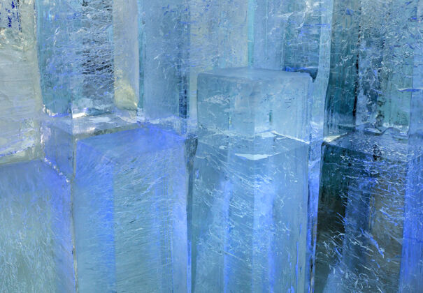 北极巨大的透明冰块 形状有趣水晶透明画