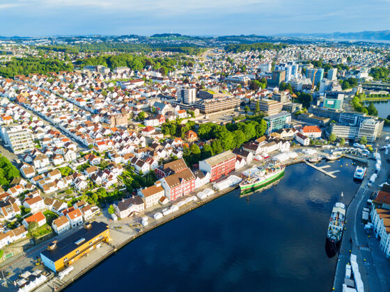 城市景观挪威斯塔万格的瓦根古城鸟瞰全景挪威港口堤岸