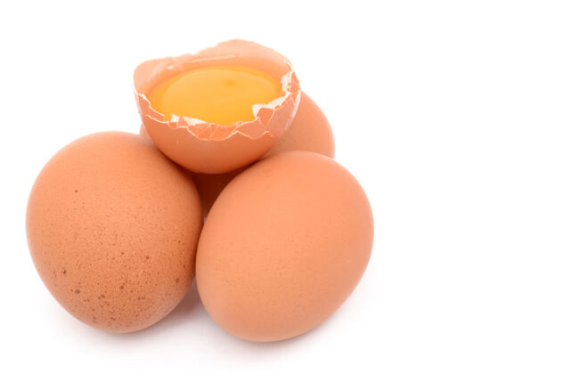 封闭鸡蛋在白色的表面蛋白质保护鸡蛋