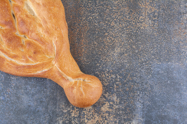 Tandoori美味的坦杜里面包陈列在大理石表面面包面团酵母