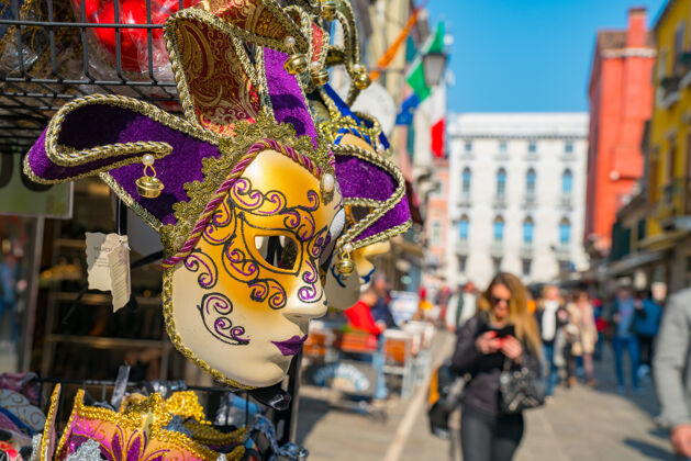 特写威尼斯街头美丽的狂欢节面具特写镜头威尼斯光五颜六色