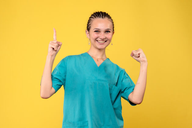 肖像正面图女医生穿着医疗衫 医护健康情感科维德彩色护士医院护士微笑人