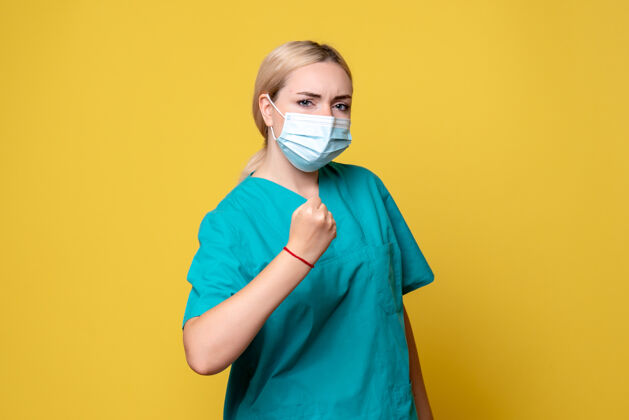 面具正面图女医生穿着医用衬衫 戴着消毒口罩 医院医护人员健康共患大流行大流行人物人物