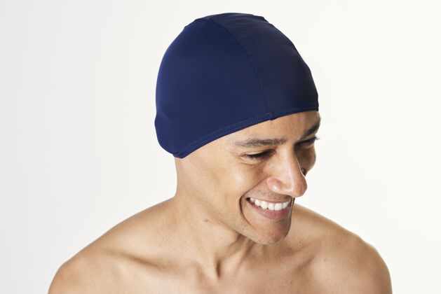 男人戴着海军蓝泳帽的男人人游泳男人