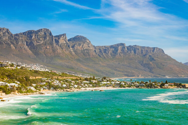 热带在南非开普敦拍摄的海边岩石峭壁的壮观景色石头夏天悬崖
