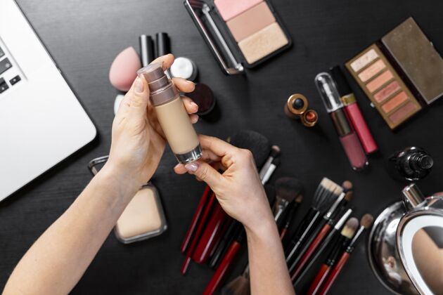 评论一堆美容化妆品虚拟博客护理影响者