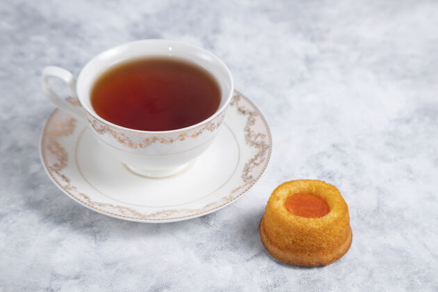 堆一杯茶 配上自制的杏果酱指纹饼干饼干水果馅果酱