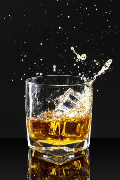 冰块黑底威士忌白兰地玻璃杯产品