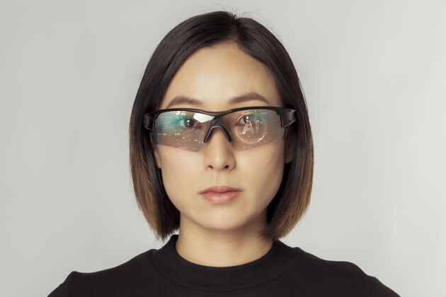 数字设备女人戴着vr玻璃未来科技电影模拟女性