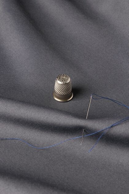 裁缝高角度针和顶针安排安排分类线