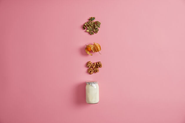 干布置新鲜酸奶配坚果 金橘和燕麦 准备美味的燕麦片自制新鲜制作