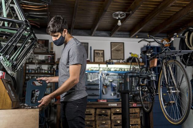 工匠车间自行车创作建立面具自行车零件