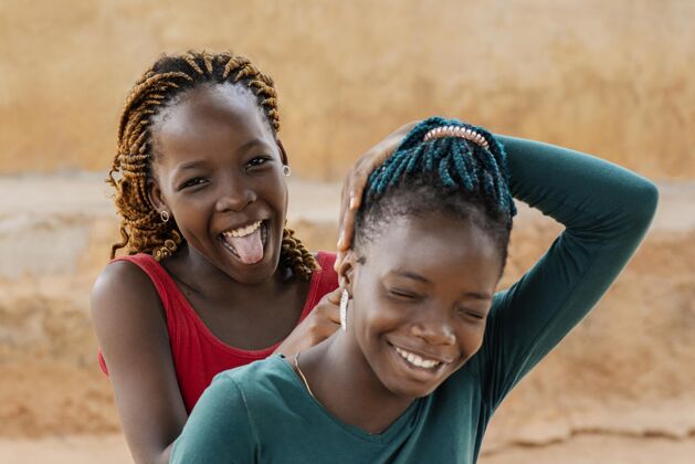 特写特写笑脸非洲女孩肖像乡村生活方式第三世界
