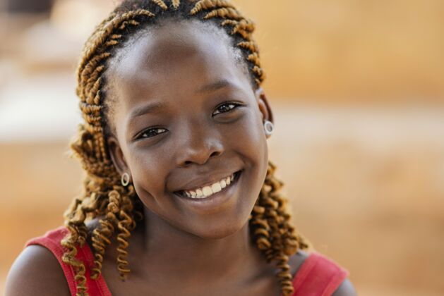 贫困特写美丽的笑脸非洲女孩文化黑人户外