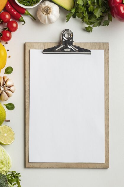 剪贴板带剪贴板的蔬菜分类俯视图商品蔬菜西红柿