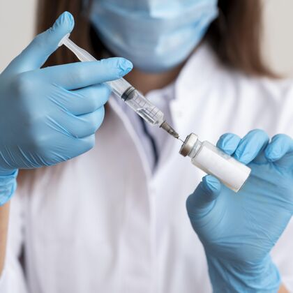 冠状病毒准备疫苗的女医生疫苗接种疫苗发展