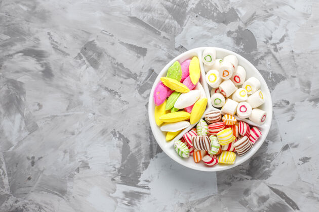 节食五颜六色的糖果 果冻和果酱 不健康的糖果五颜六色的糖果许多不健康