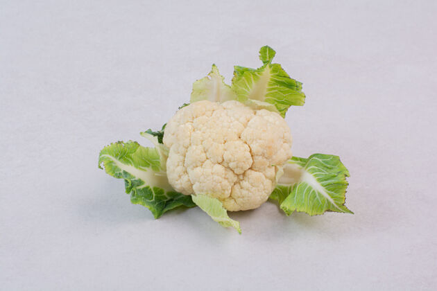 花椰菜新鲜的花椰菜 叶子是白色的食用蔬菜有机
