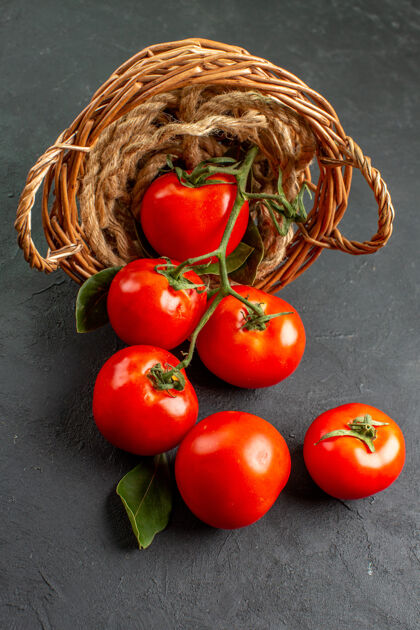 成熟前视图新鲜的红色西红柿在篮子里番茄颜色樱桃