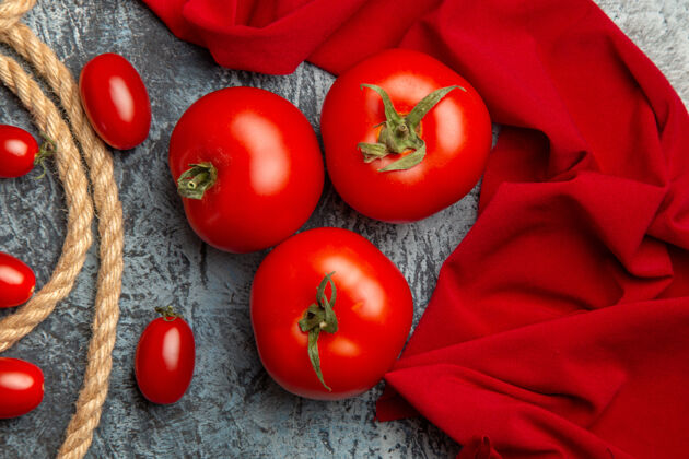 健康顶视图红樱桃番茄与绳索西红柿牛排西红柿草本