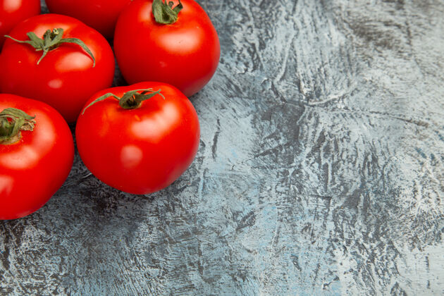 新鲜西红柿前视图新鲜番茄新鲜西红柿成熟