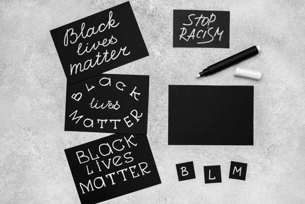 公平顶视图用黑色生命物质和钢笔选择卡片压迫意识平面