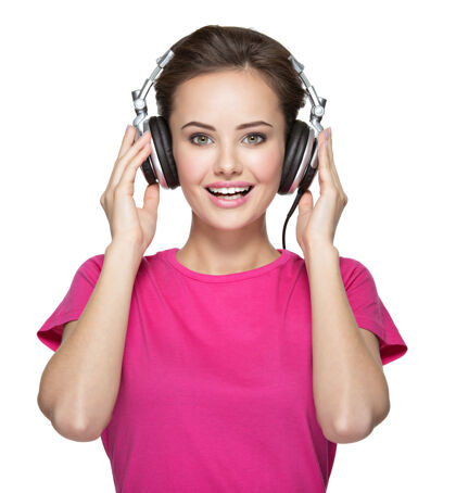 耳机快乐的年轻女子戴着耳机听音乐快乐青少年青少年