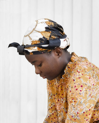 非洲特写那个戴头巾的女人村庄第三世界非洲