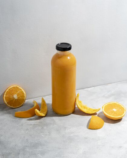 天然高角度橙子和果汁瓶营养垂直瓶装