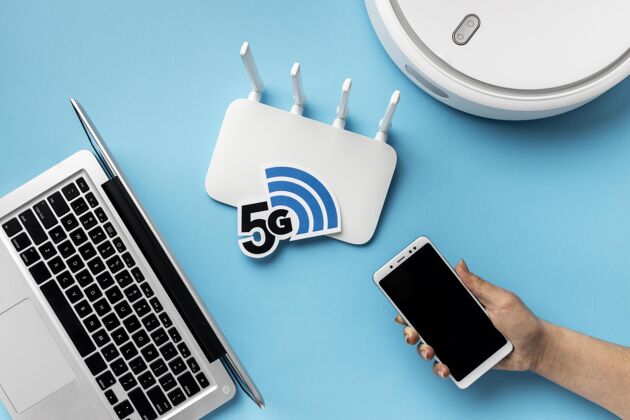 5g带笔记本电脑和吸尘器的wi-fi路由器顶视图网络吸尘器网络
